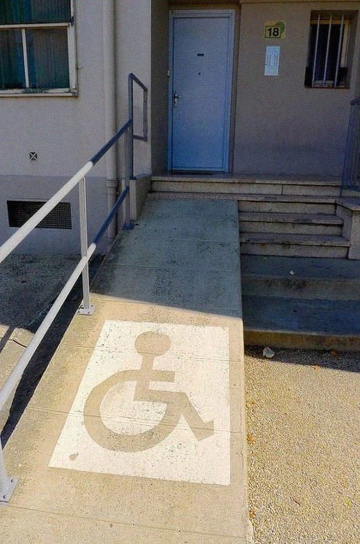 Los peores accesos para sillas de ruedas