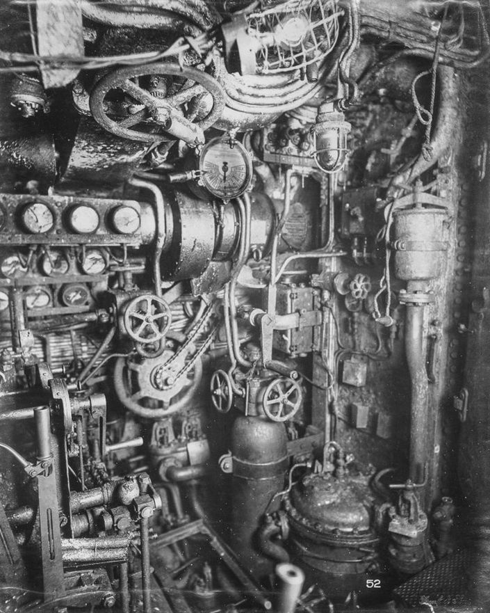 Dentro de un antiguo submarino alemán